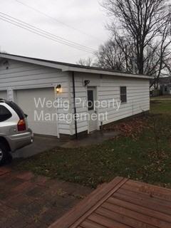 207 S Locust St - Photo 3 of 12