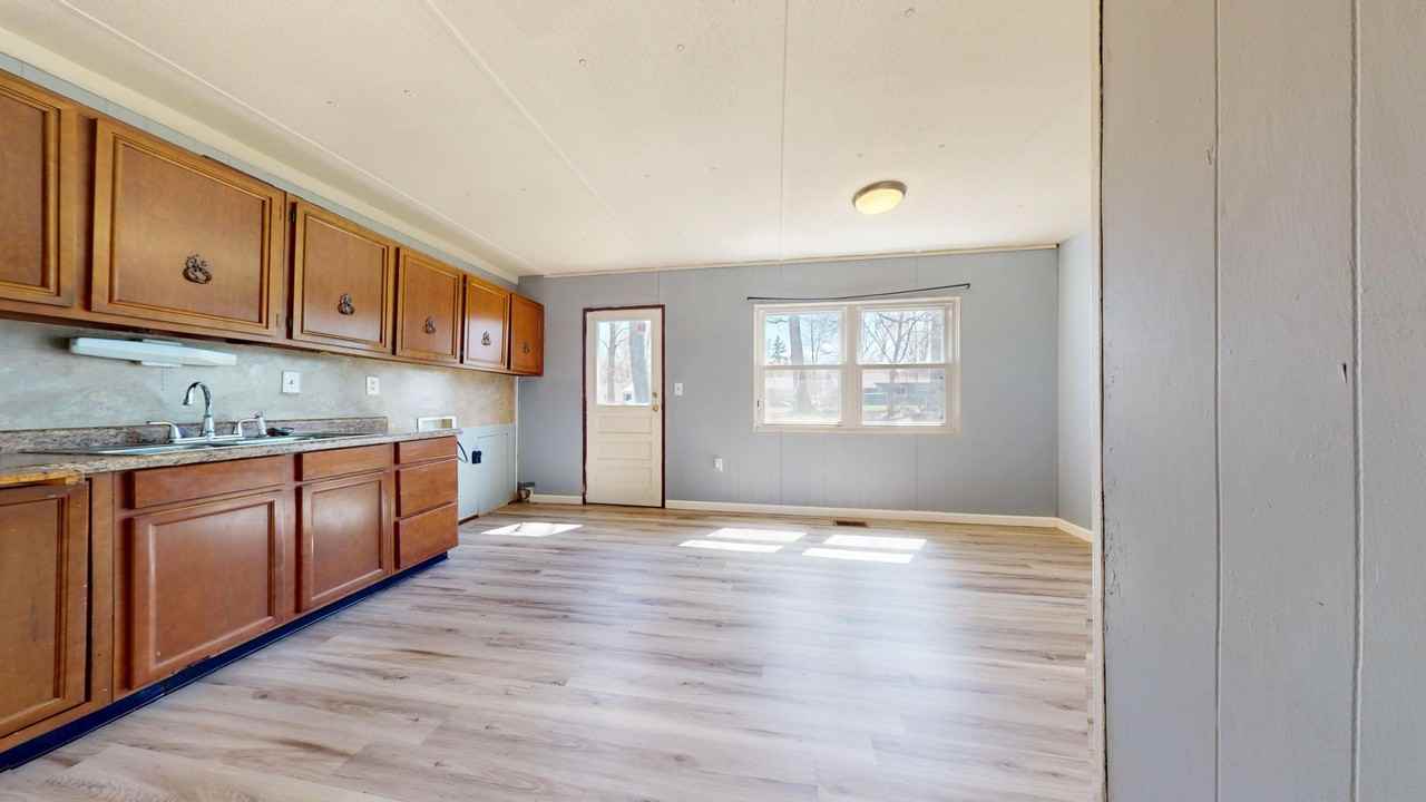 372 Home Ave - Photo 5 of 13