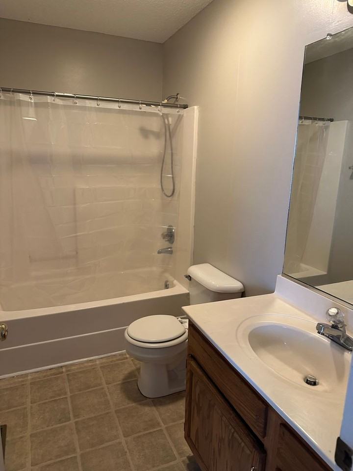 1504 Manora Ct - Photo 4 of 11