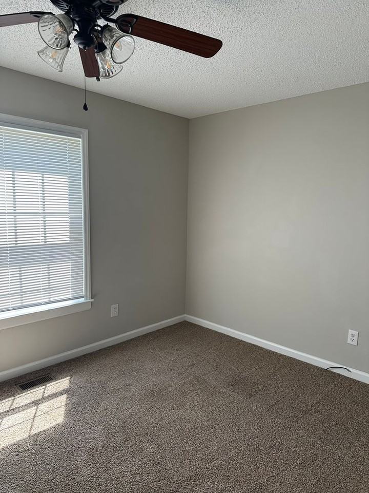 1504 Manora Ct - Photo 5 of 11