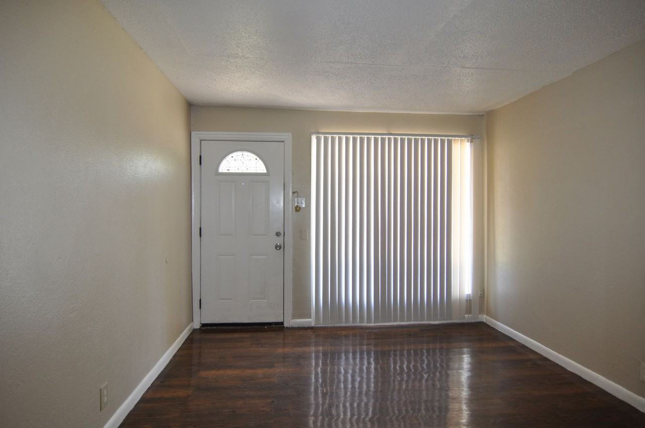 1319 Barbara Street - Photo 2 of 15