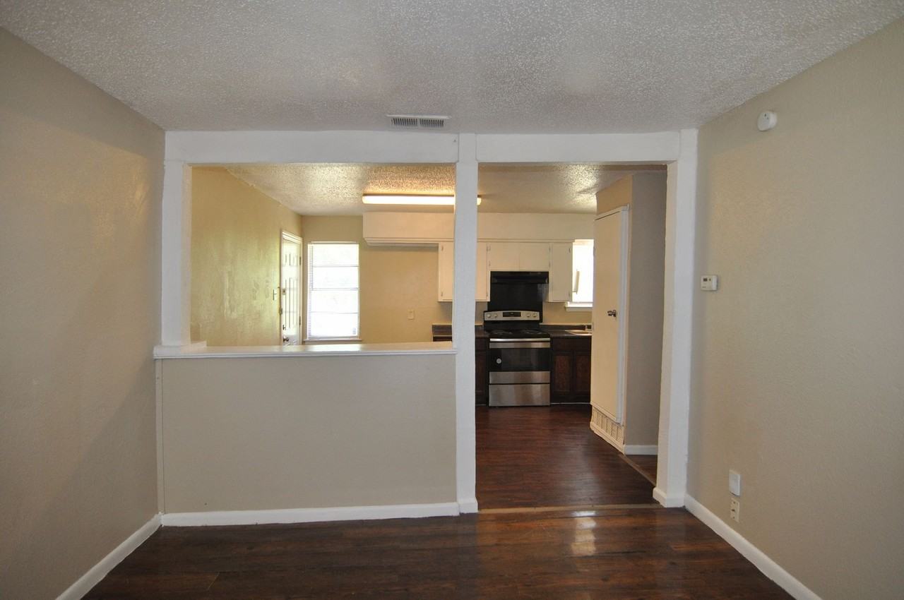 1319 Barbara Street - Photo 3 of 15