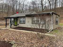 featured image of 4 E Miller Rd