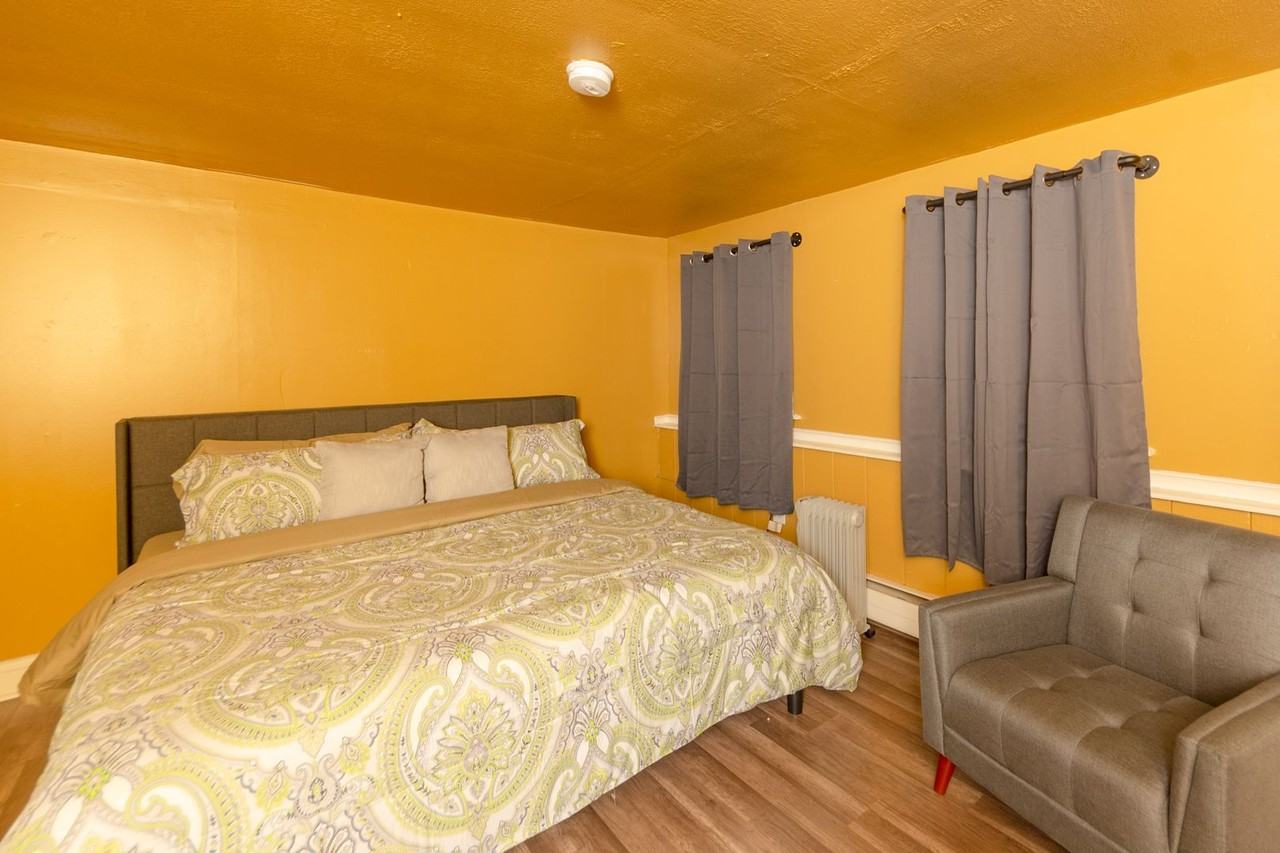 4 E Miller Rd - Photo 7 of 21