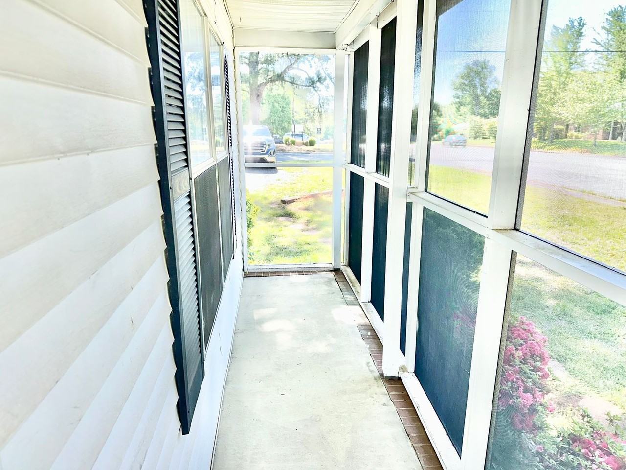 775 Willowbrook Ave - Photo 2 of 9