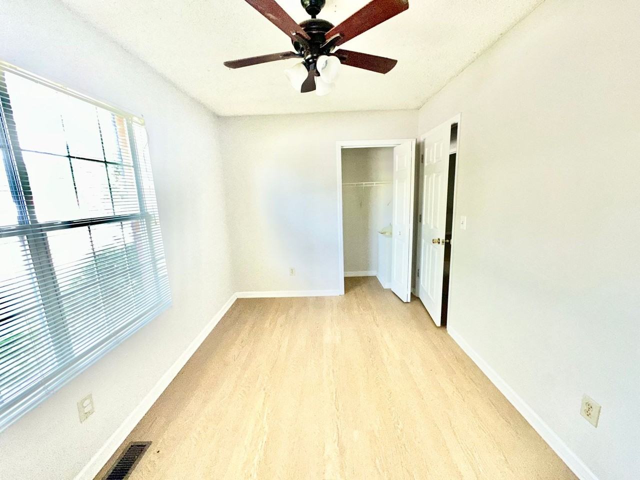 775 Willowbrook Ave - Photo 7 of 9