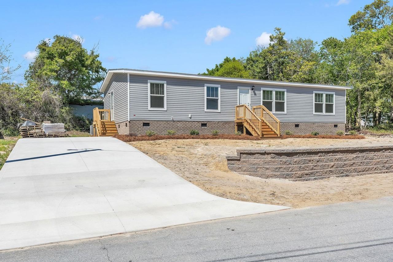 301 Barnes Dr - Photo 2 of 50