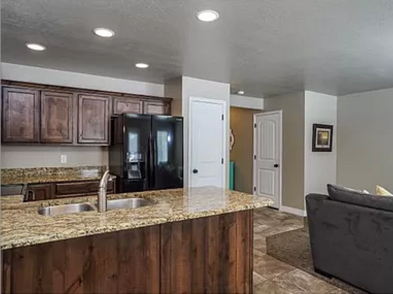 1056 W 2050 S - Photo 3 of 10