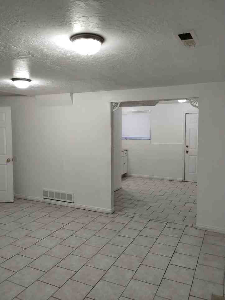 3193 Meadowlark Dr West Valley, UT 84119 - Photo 5 of 18