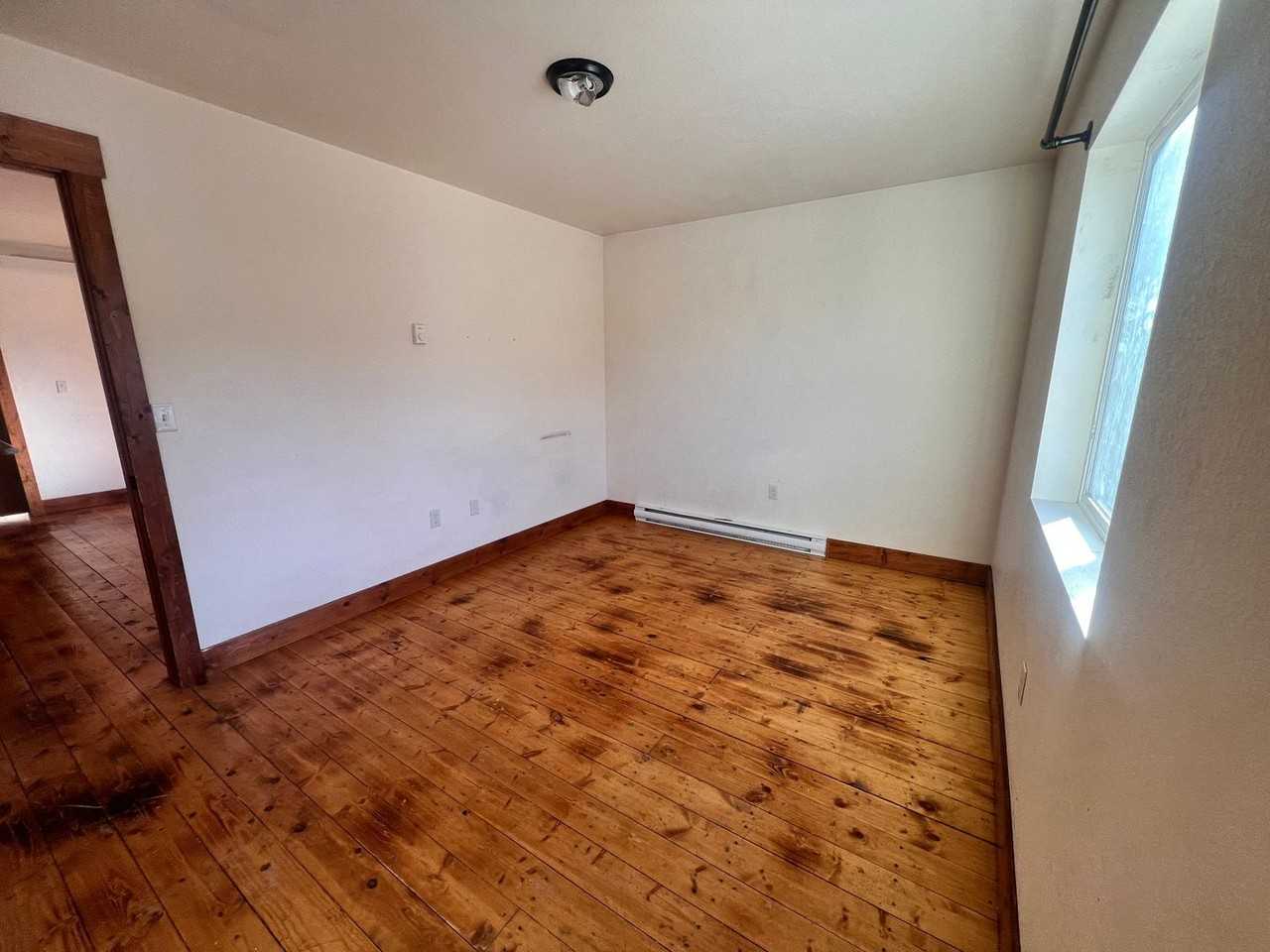 932 Saint Joe St - Photo 3 of 9