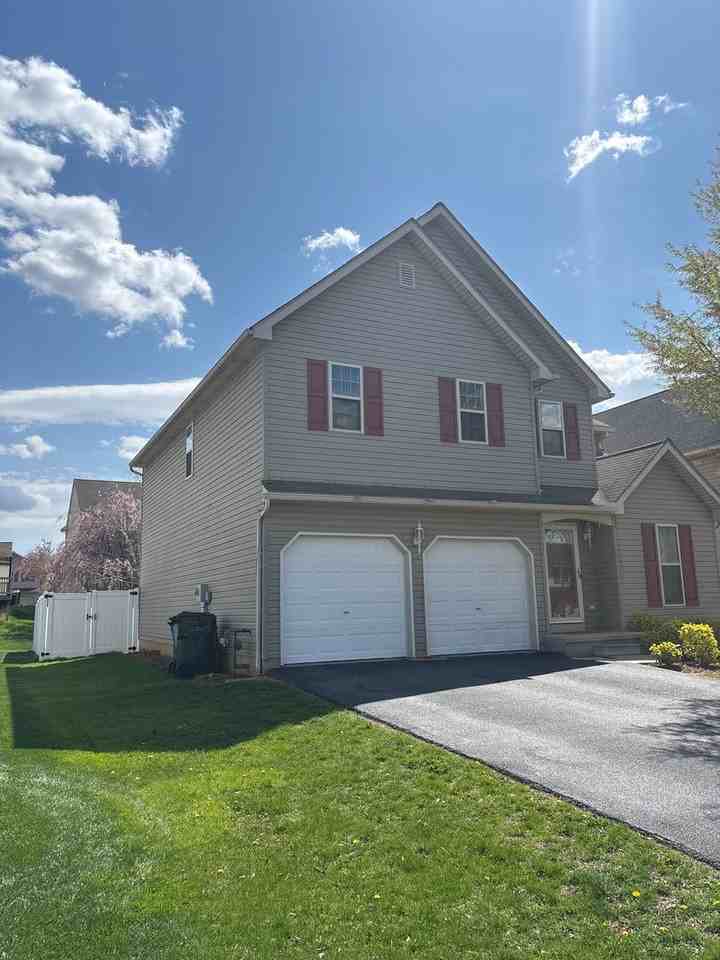 720 Strayer Dr - Photo 2 of 7