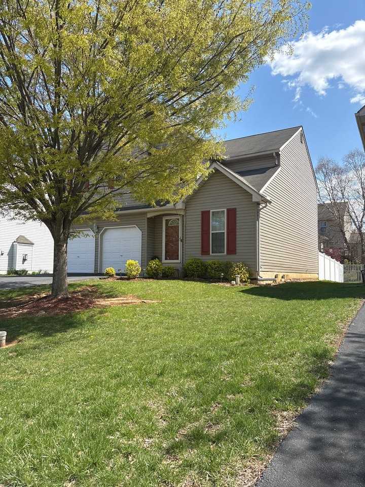 720 Strayer Dr - Photo 3 of 7