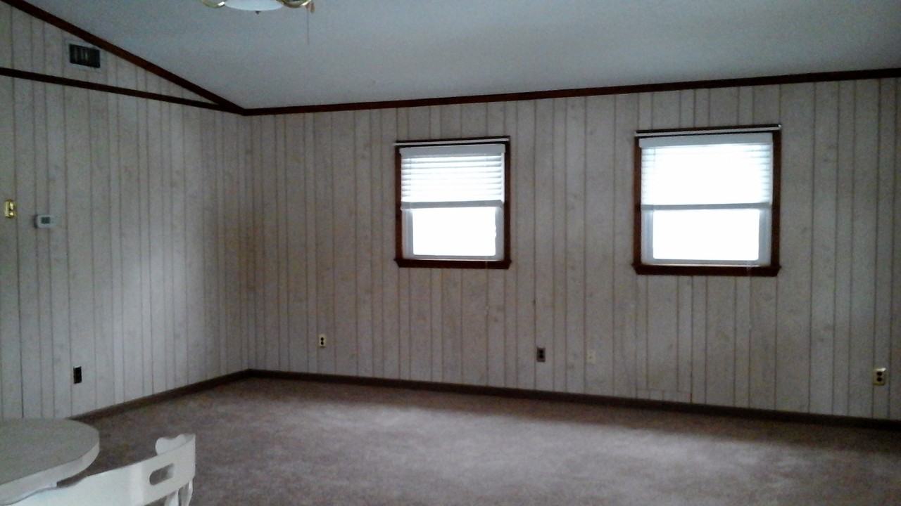 1816 Apache St - Photo 2 of 12