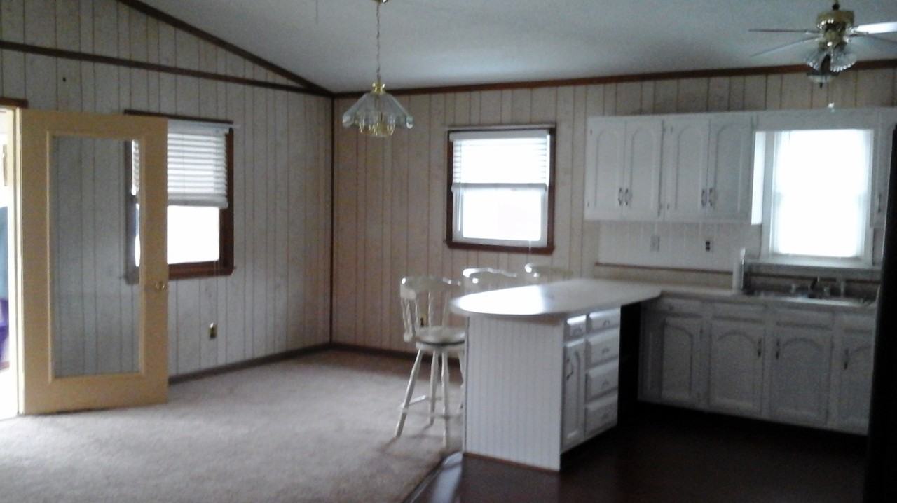 1816 Apache St - Photo 3 of 12