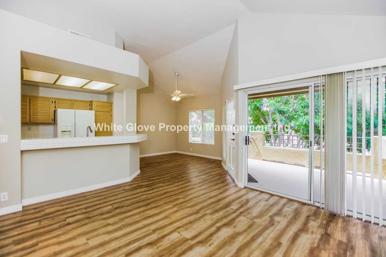 2 Menlo Aisle - Photo 2 of 11