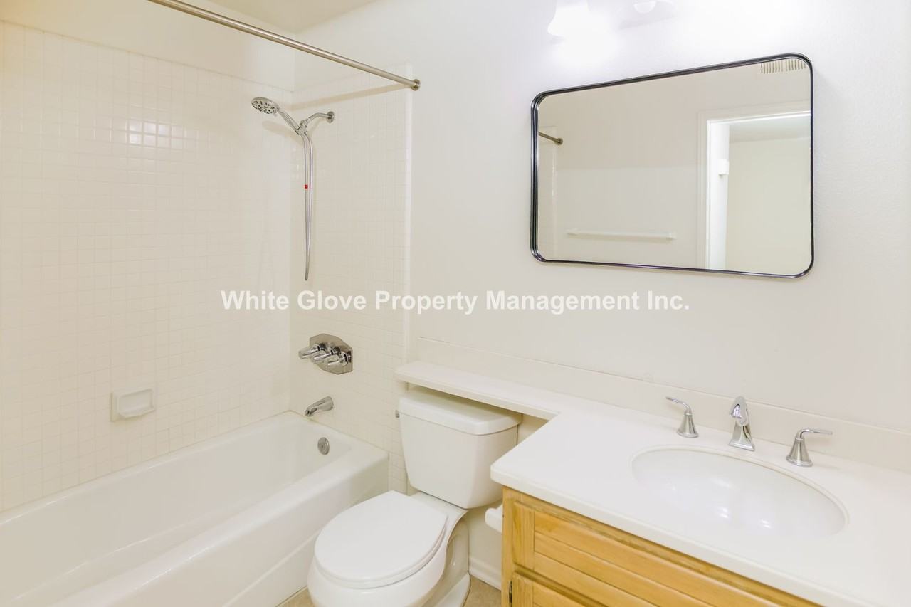 2 Menlo Aisle - Photo 7 of 11