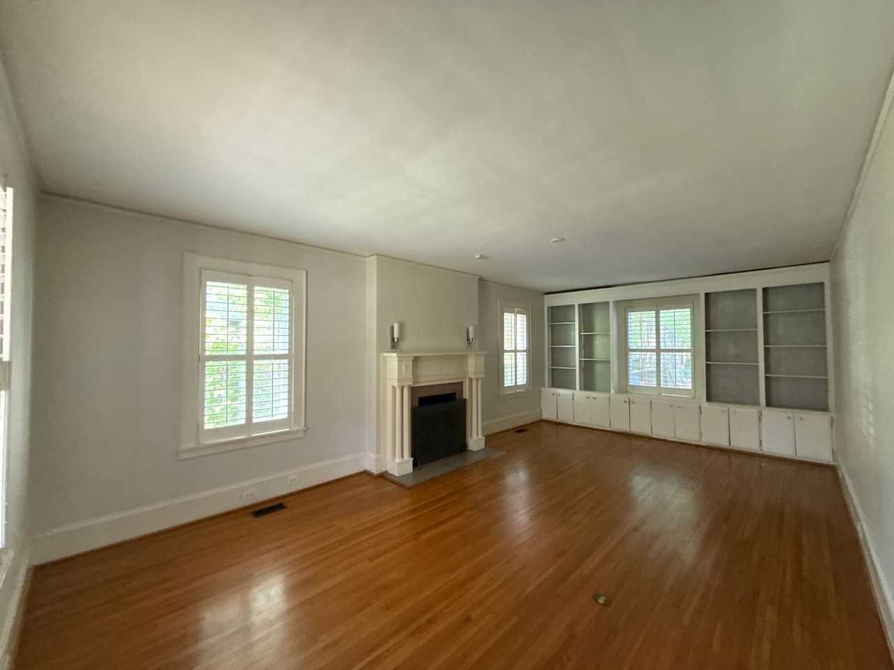 1821 The Plz - Photo 2 of 26