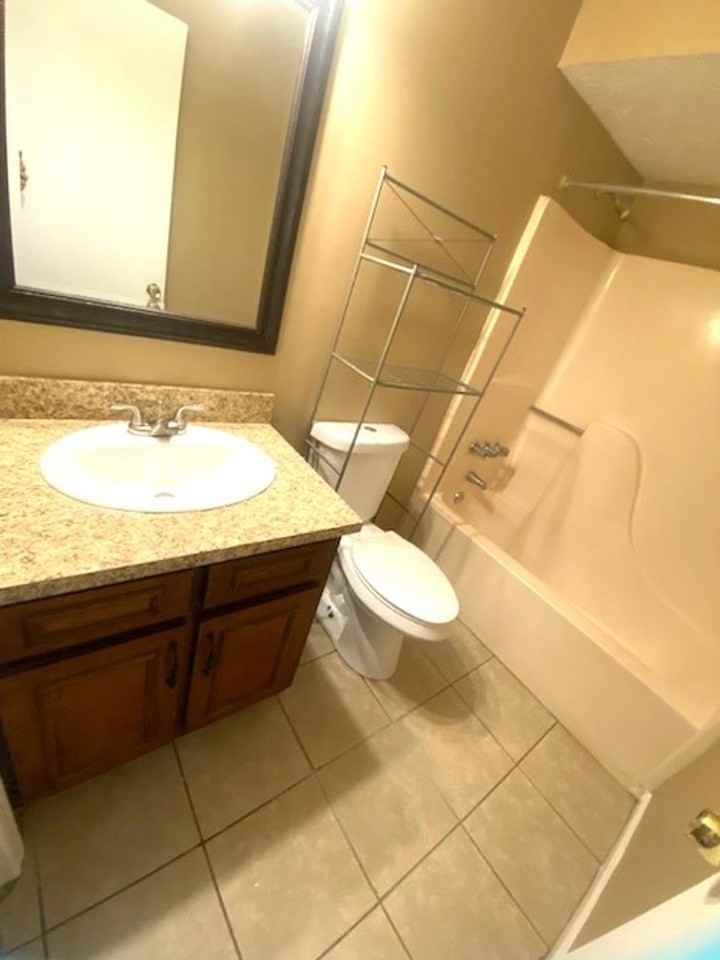 6674 Foxdale Dr - Photo 4 of 13