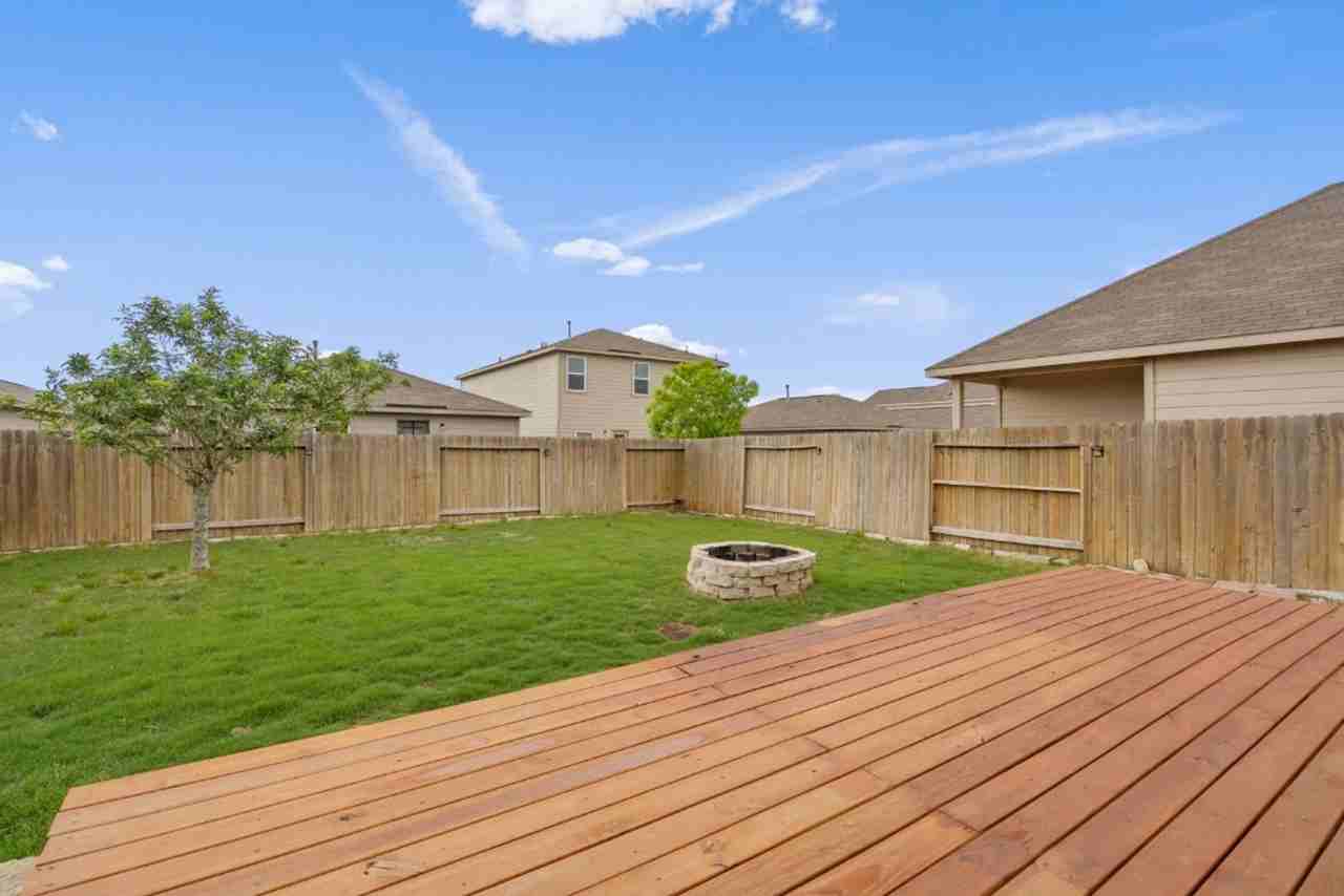 1445 Treeta Trl - Photo 3 of 28