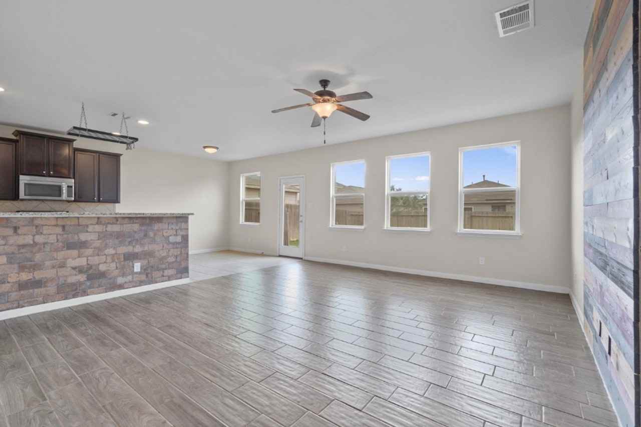 1445 Treeta Trl - Photo 7 of 28