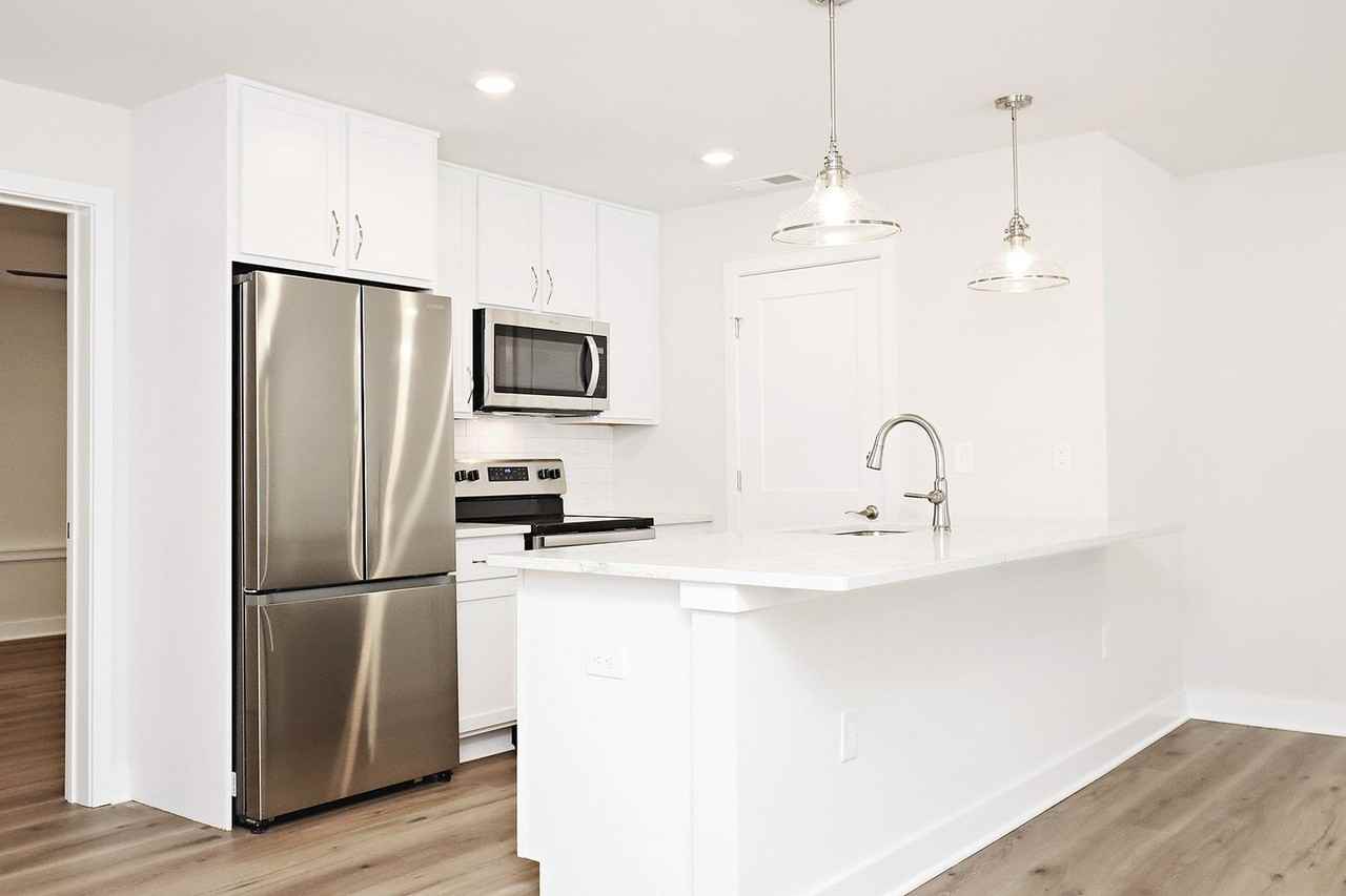 950 Belvedere Way #B - Photo 5 of 14