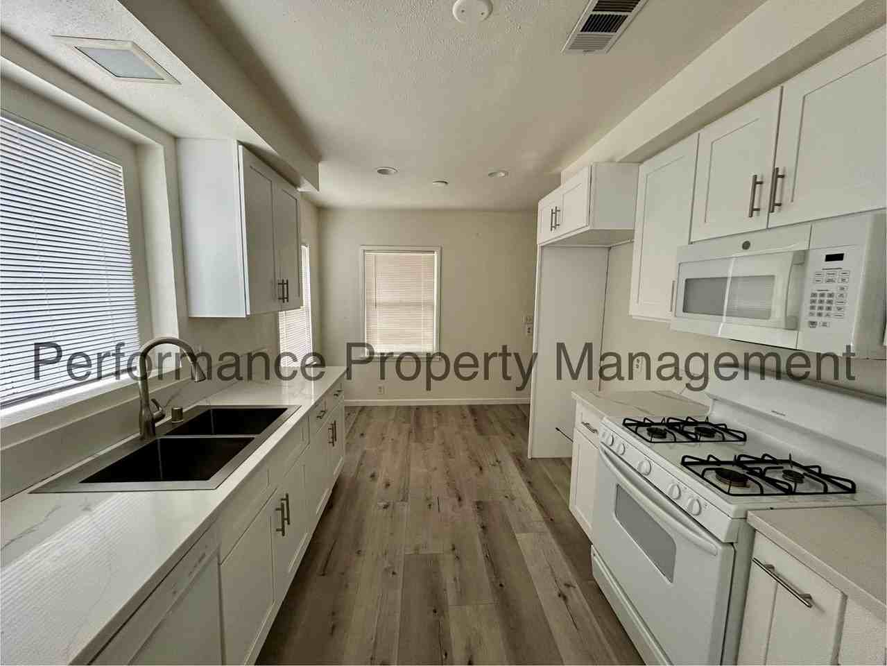 2520 Loma Linda Dr - Photo 5 of 16