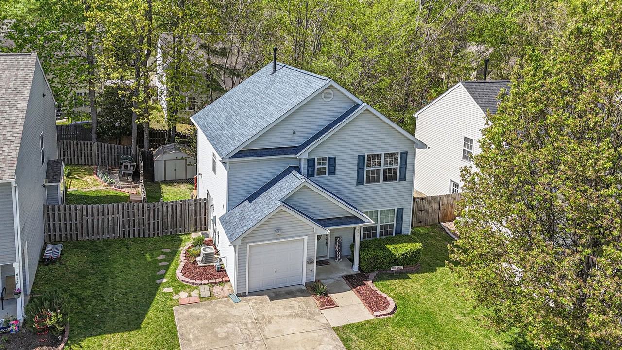 105 Burgundy Rd - Photo 3 of 43