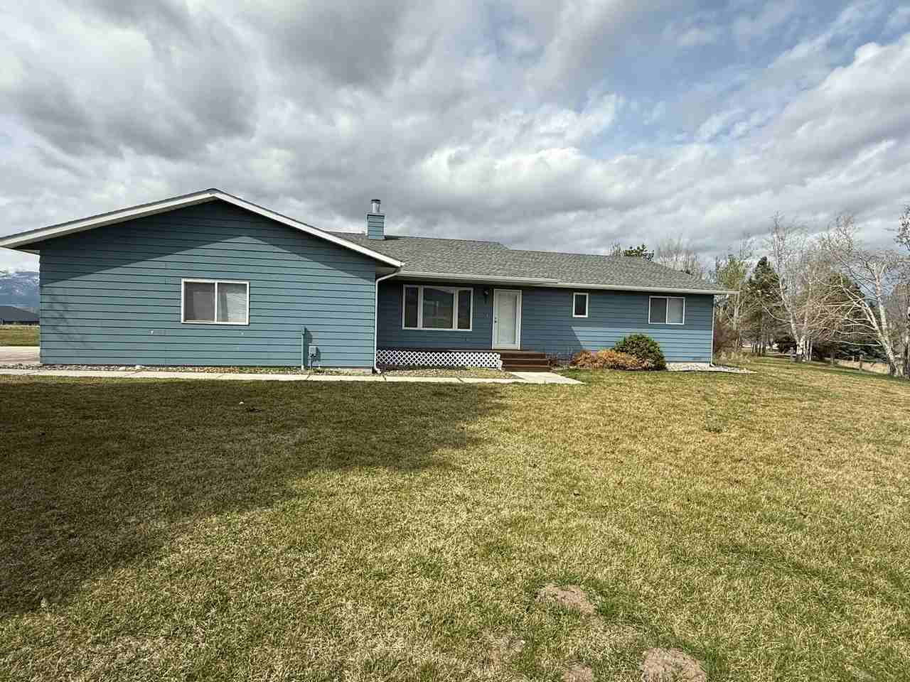 1687 Simpson Ln - Photo 7 of 26