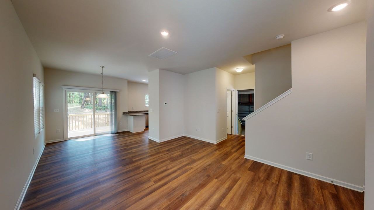 101 Middle Oaks Dr - Photo 3 of 15