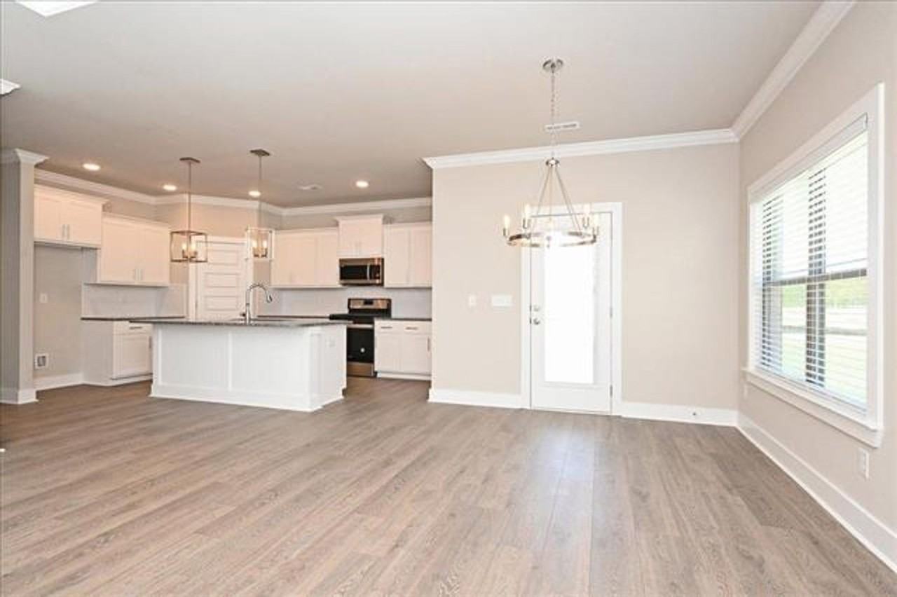 1807 Loebner Ln Se - Photo 4 of 24