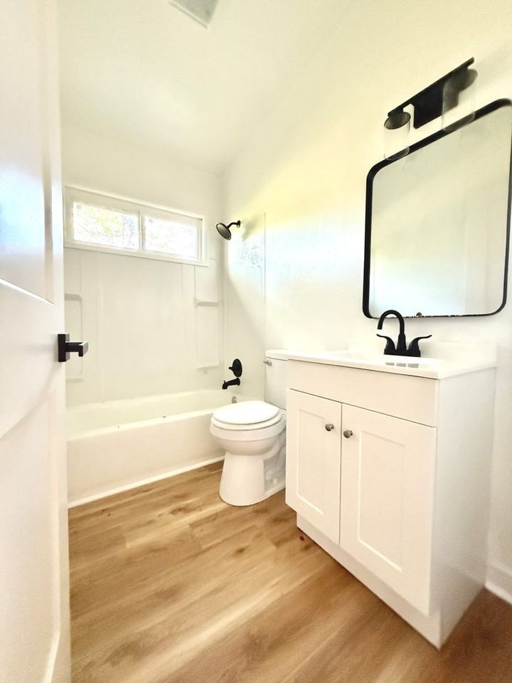 17 Windsor Dr - Photo 4 of 8