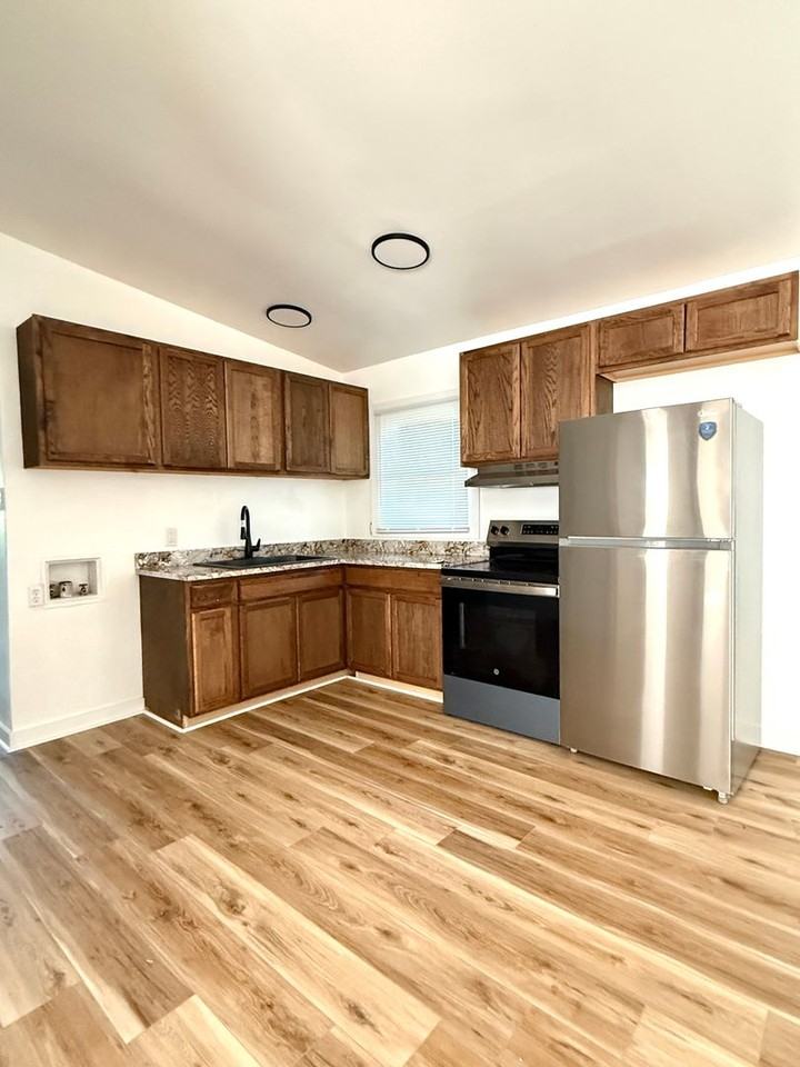 17 Windsor Dr - Photo 6 of 8