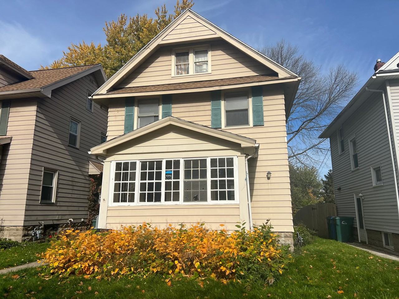 768 Flower City Park - Photo 3 of 50