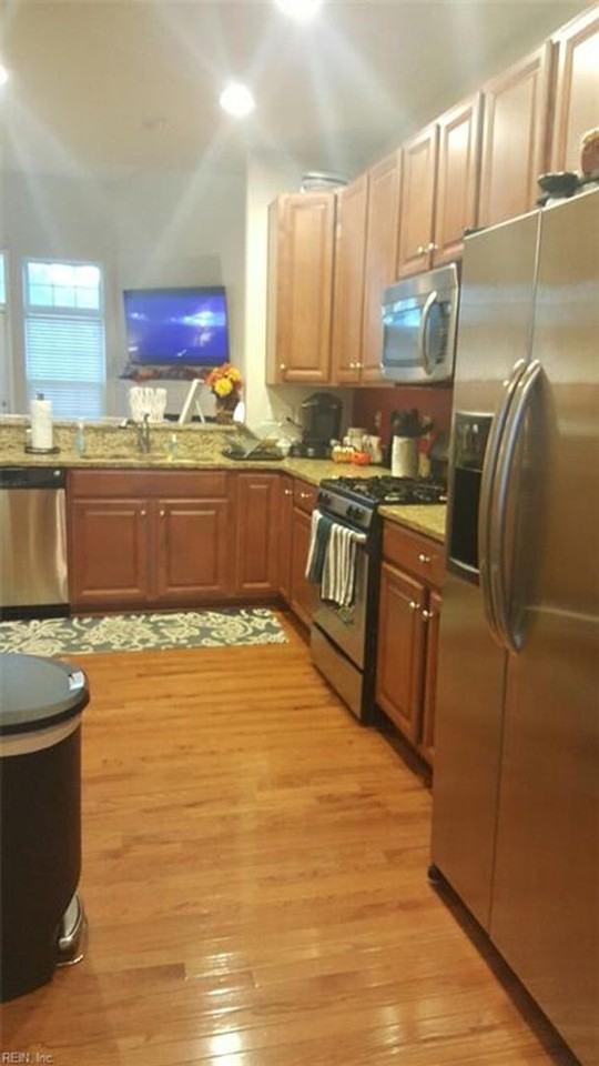 10502 Carolina Cherry Cir - Photo 3 of 19