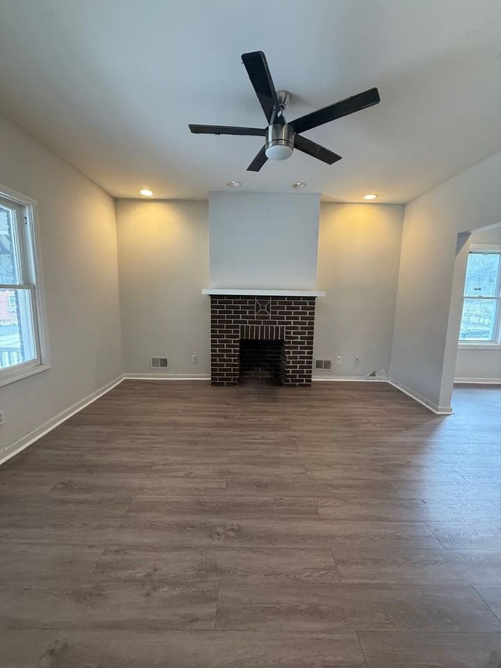 600 Division St - Photo 2 of 11