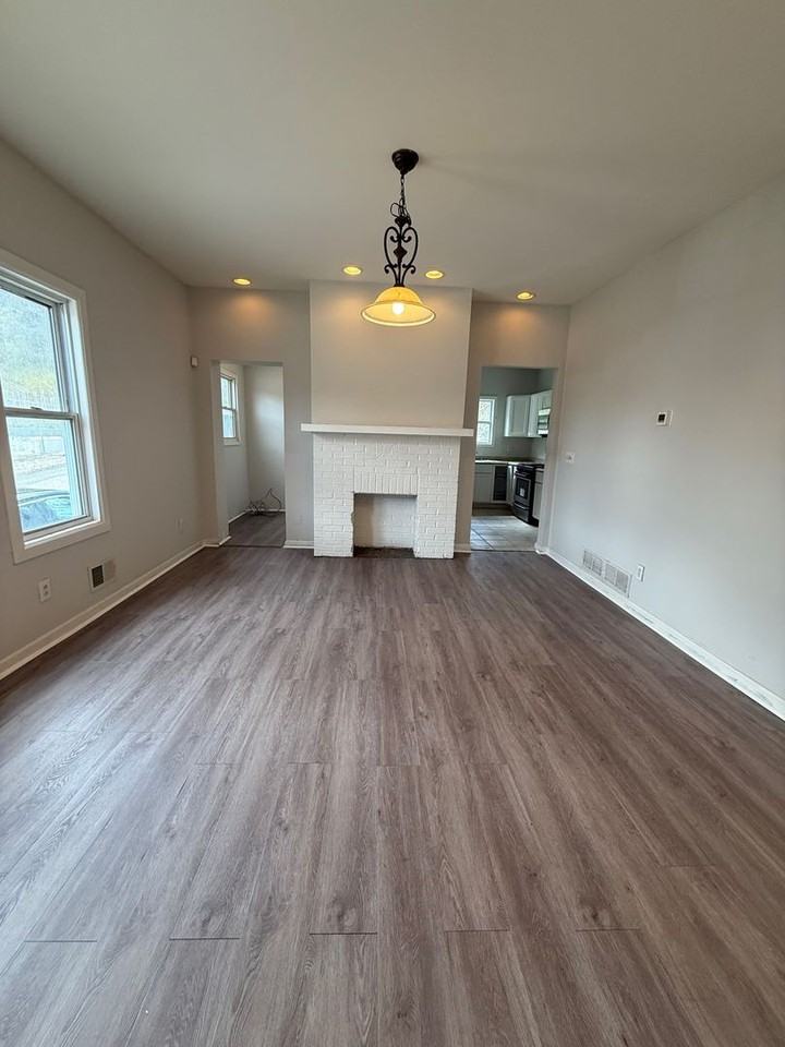 600 Division St - Photo 3 of 11