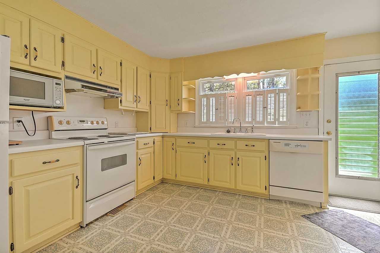 1212 E Spencer St - Photo 3 of 29