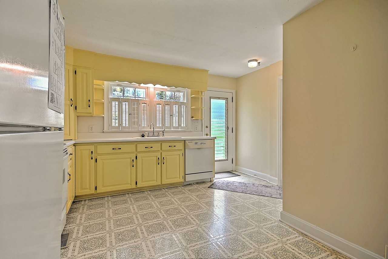 1212 E Spencer St - Photo 6 of 29
