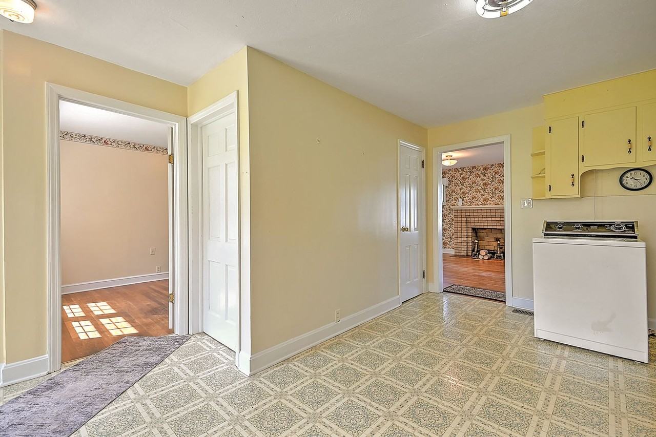 1212 E Spencer St - Photo 7 of 29