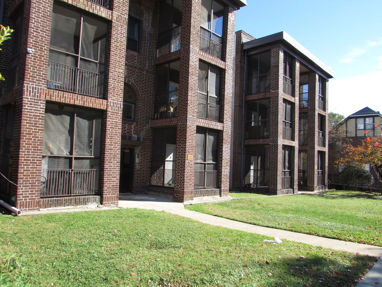 2111 Park Ave - Photo 2 of 11