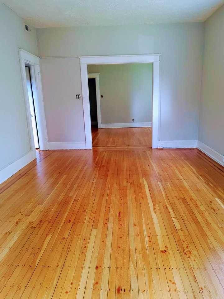 2111 Park Ave - Photo 4 of 11