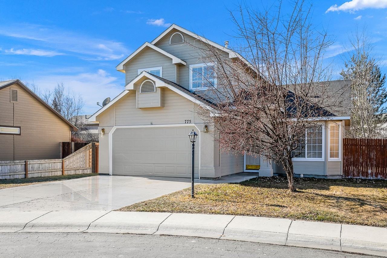 775 N Cygnus Pl - Photo 2 of 26