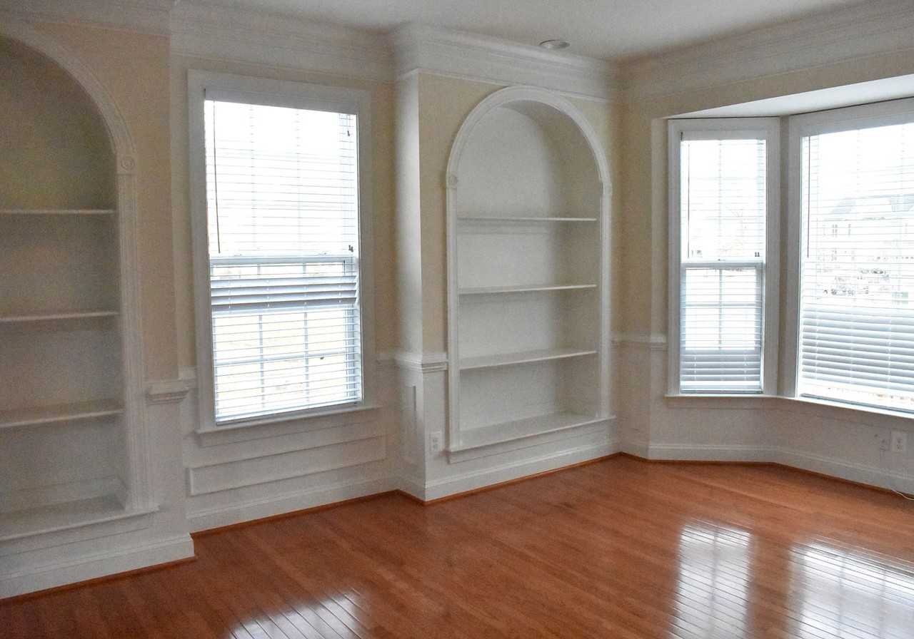 10621 Smith Pond Ln - Photo 5 of 50