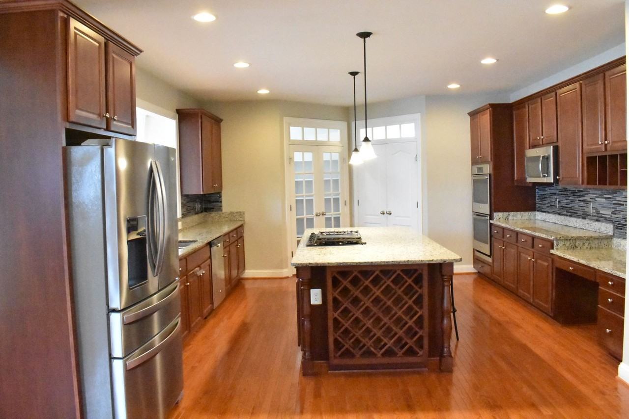 10621 Smith Pond Ln - Photo 7 of 50