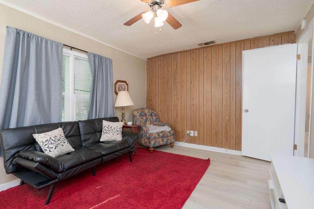 1341 1341 Hickory B Street - Photo 5 of 20
