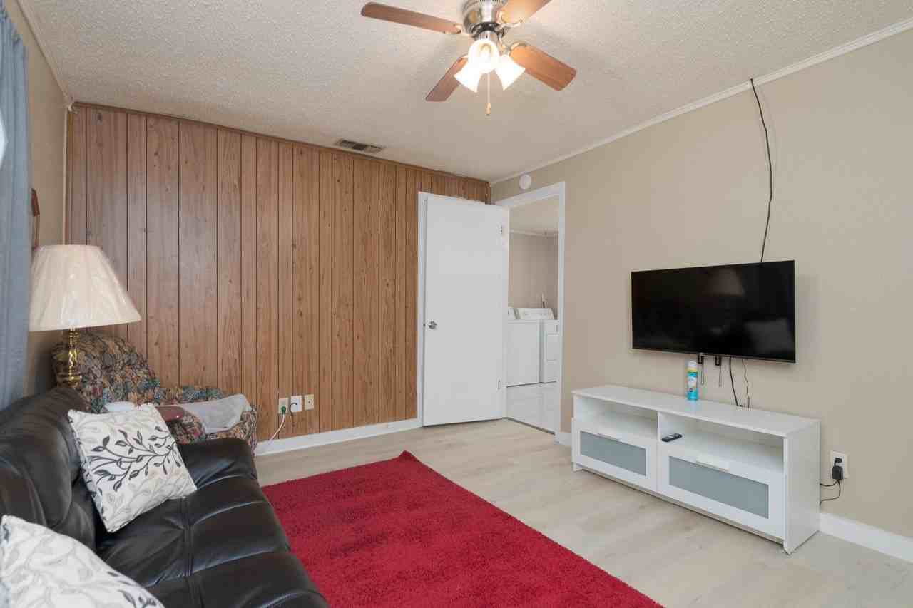 1341 1341 Hickory B Street - Photo 6 of 20