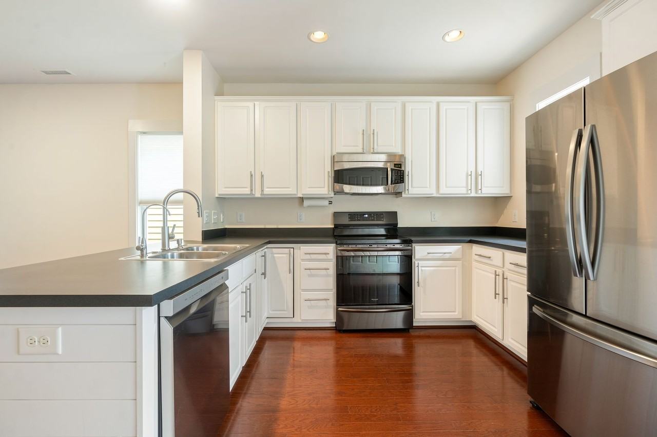 44 Danbury Ct - Photo 5 of 15