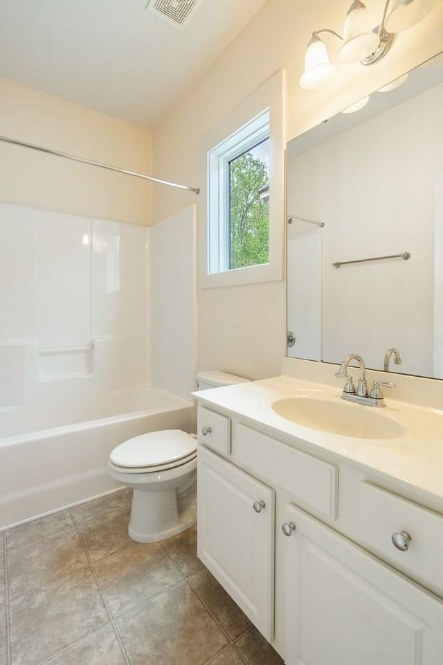 44 Danbury Ct - Photo 7 of 15