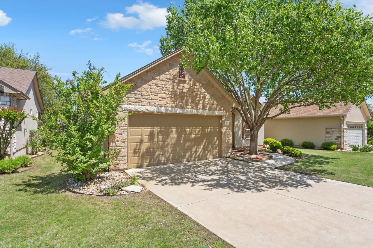 311 Dove Hollow Trl - Photo 2 of 33