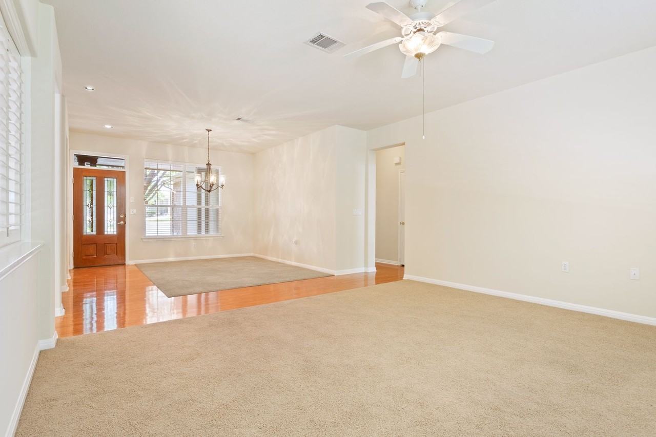 311 Dove Hollow Trl - Photo 5 of 33